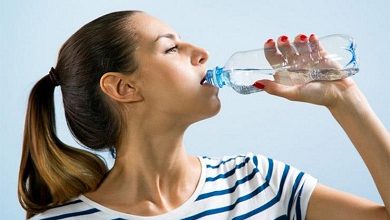 الجفاف يرهق جسدك دون أن تشعر.. كيف تعود نفسك على شرب الماء بانتظام؟