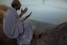 الحجاج يتوافدون على عرفات لأداء الركن الأعظم