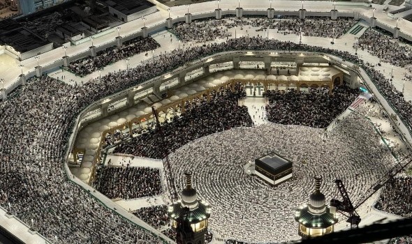 الحجاج يرمون الجمرات في أخر أيام التشريق ووزير الداخليه يعلن نجاح خطط حج هذا العام