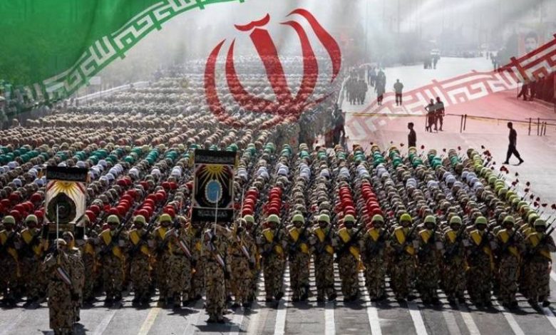 الحرس الثوري يتعهد بالرد على الهجوم الأمريكي ضد المنشآت الإيرانية