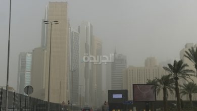 «الداخلية»: الحيطة والحذر جراء استمرار الرياح المثيرة للغبار
