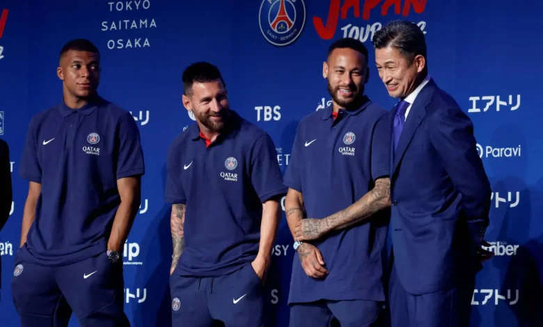 الملك كازو ميورا يلعب في عمر الثامنة والخمسين