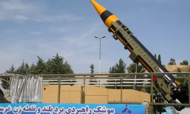 الوعد الصادق 3.. إيران تستخدم صاروخا باليستيا متعدد الرؤوس لأول مرة 