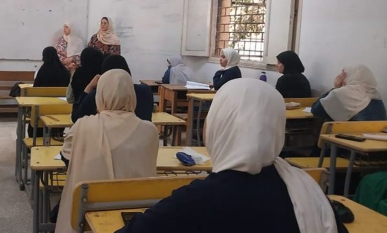 انضباط وهدوء في لجان الثانوية الأزهرية.. وطلاب الأدبي يؤدون امتحان اللغة الإنجليزية
