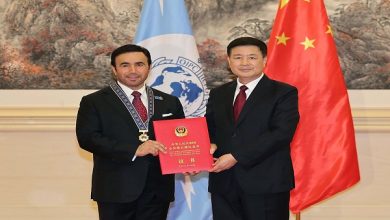بالفيديو.. الصين تمنح أحمد ناصر الريسي وسام السور العظيم من الطبقة الذهبية
