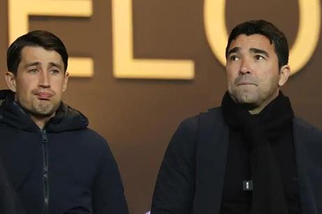 برشلونة يتجه للاستغناء عن لاعبه مجانا
