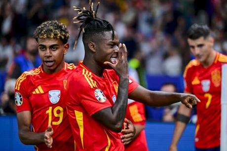 برشلونة يقترب من حسم صفقة نيكو ويليامز