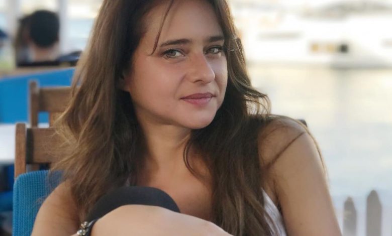 بعد فوزه بثلاث جوائز عالمية.. لماذا شاركت نيللي كريم في "هابي بيرث داي"؟!