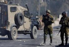 بينهم سيدة وطفل.. الاحتلال يعتقل عدداً من الفلسطينيين بالضفة