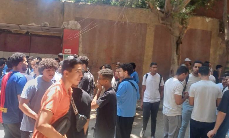 ثانوية عامة 2025.. أجهزة الأمن تكثف عمليات التفتيش الدقيقة للطلاب في عين شمس