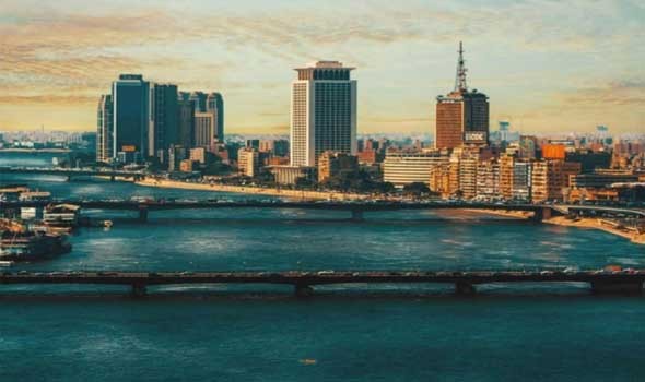 جريمة مروعة في حي راقٍ بالقاهرة أم تقتل أطفالها الثلاثة خنقاً بسبب ضائقة مالية وتبلغ الشرطة