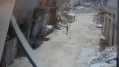 حماس: استهداف مُسيرة إسرائيلية فلسطينيا يحمل كيس طحين توثيق لجرائم يومية ضد المجوعين