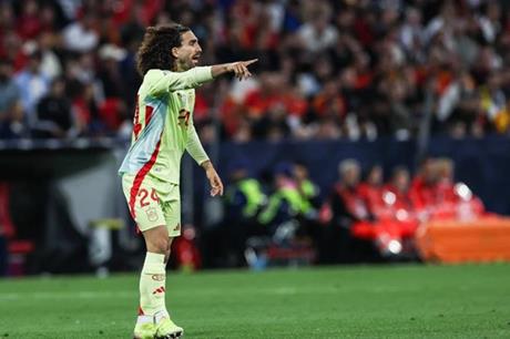 سر إطلاق صافرات استهجان ضد كوكوريلا في مواجهتي فرنسا والبرتغال بدوري الأمم