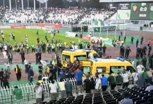 سقوط مشجعين من المدرجات يفسد احتفالات مولودية الجزائر بالدوري