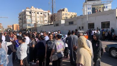 طلاب ثانوية البحر الأحمر يشيدون بسهولة امتحان الإنجليزي: زي الفل