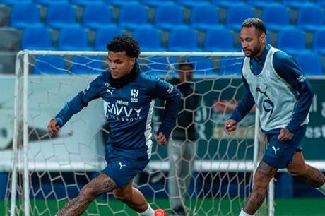 عاجل : نجم الهلال يغيب عن لقاء باتشوكا