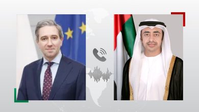 عبدالله بن زايد ونائب رئيس الوزراء ووزير الخارجية الأيرلندي يبحثان العلاقات الثنائية