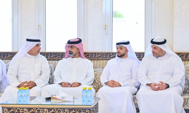 عمار بن حميد يقدم واجب العزاء في وفاة خليفة جاسم راشد مجلاد الشامسي