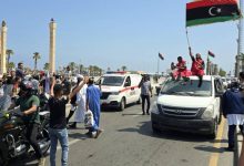 قافلة الصمود عالقة قرب مصراتة بعد منع عبورها الحدود المصرية واحتجاز 11 من أعضائها