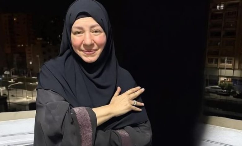 مجدي الهواري لـ عبلة كامل: مكانك بالوسط الفني مرفوع من الخدمة