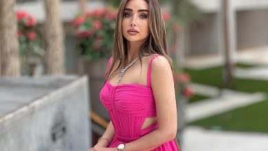 هنا الزاهد وجومانا مراد تخطفان الأنظار باللون الوردي.. من نسقته أفضل؟