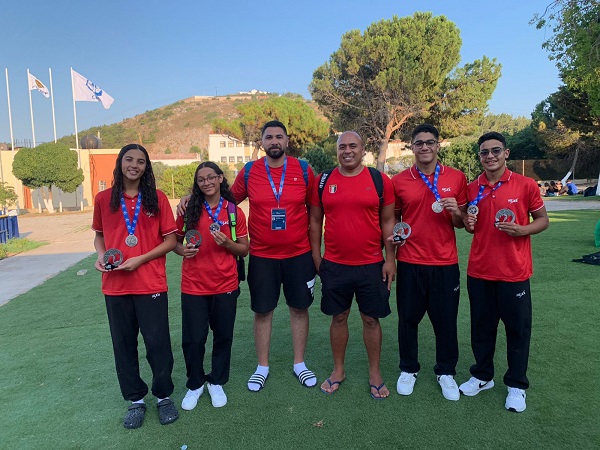 وزير الرياضة يهنئ منتخب السباحة بالزعانف على التتويج بأربع ميداليات في بطولة العالم