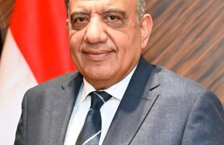 وزير الكهرباء يتابع ربط محطتي محولات جرزا وغرب بكر بالجيزة والبحر الأحمر على الشبكة الكهربائية