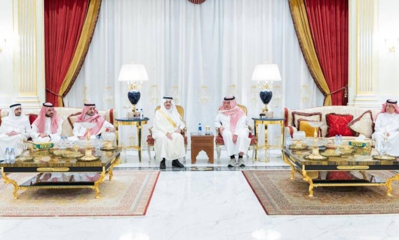 أمير الشرقية يعزي أسرة الراجحي - أخبار السعودية