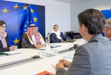 الخريجي يبحث التعاون الثنائي مع المفوض الأوروبي للهجرة في بروكسل - أخبار السعودية