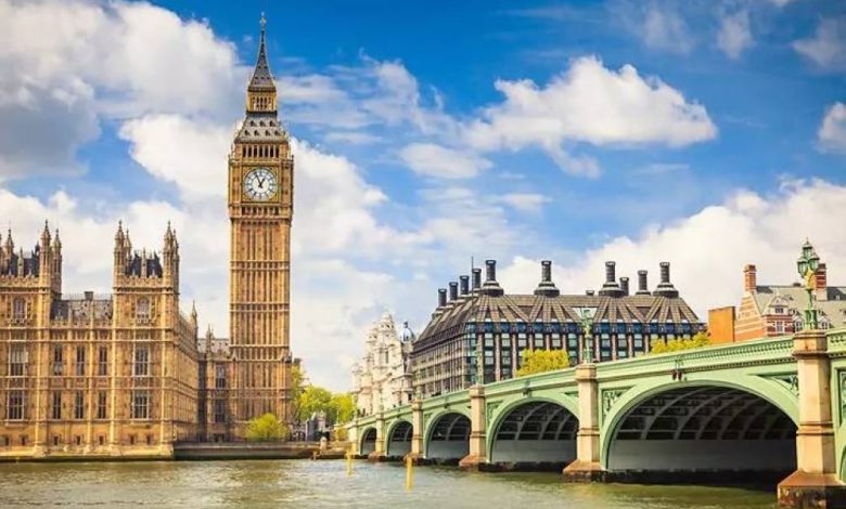 أسعار وقود السيارات ساهمت في ارتفاع التضخم في بريطانيا (متداولة)