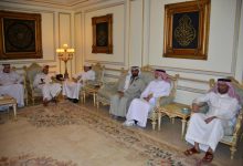 ذوو الفقيدة في مجلس العزاء.(تصوير: عبدالسلام السلمي)