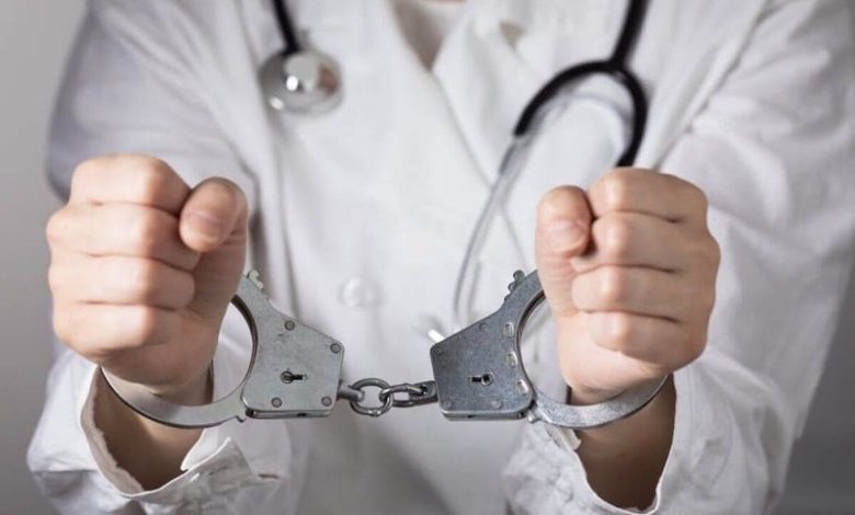 انطلاق محاكمة طبيب ألماني بتهمة قتل 15 مريضًا داخل مراكز الرعاية