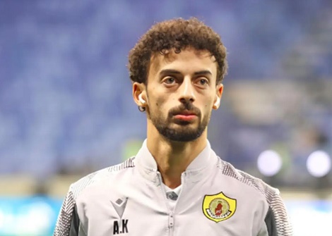 أحمد عبدالقادر يهنئ وسام أبوعلي بعد رحيله عن الأهلي