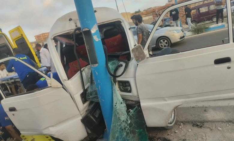 إصابة 6 أشخاص إثر اصطدام سيارة بعمود إنارة بمنطقة باب البحر في مطروح