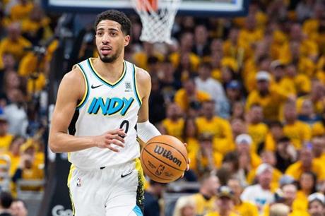 إصابة خطيرة تبعد هاليبورتون عن موسم NBA المقبل