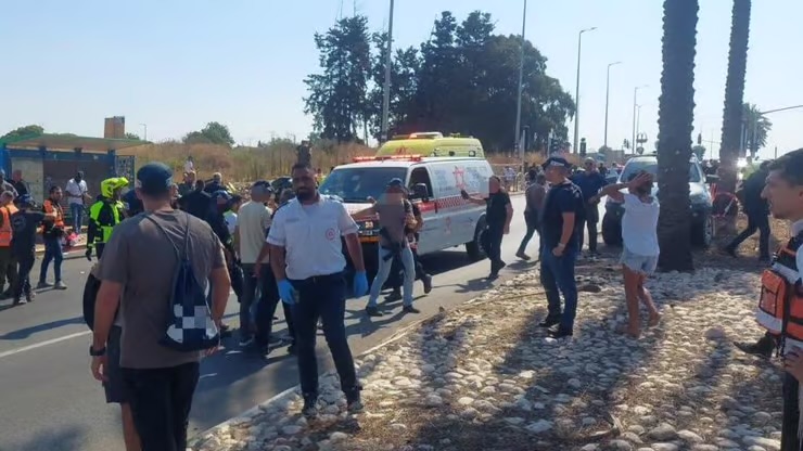 اصابة 9 مستوطنين في عملية دهس في منطقة مفترق بيت ليد قرب نتانيا..
