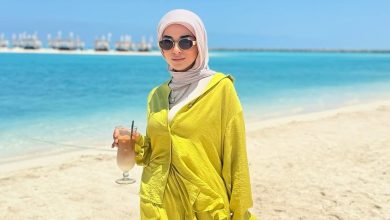 اكتشفي أجمل إطلالات مدونات الموضة المحجبات خلال عطلات صيف 2025