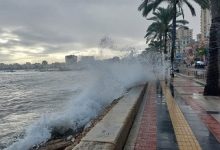 الأرصاد: ارتفاع في حركة الأمواج على البحر المتوسط يجعل بعض الشواطئ غير مناسبة للسباحة