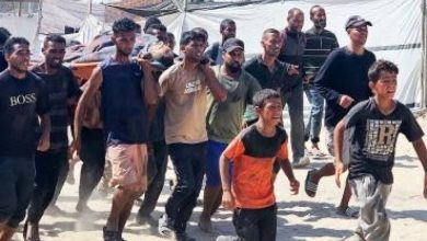 الإعلام الحكومي يكشف تفاصيل ارتقاء 21 فلسطينيا من منتظري المساعدات 