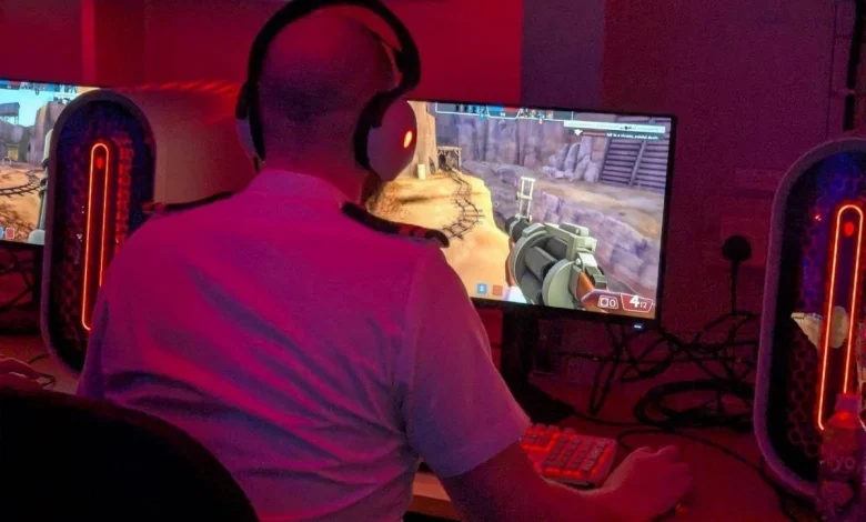 البحرية البريطانية تُطلق جناحًا للـ eSports على متن حاملة طائرات!