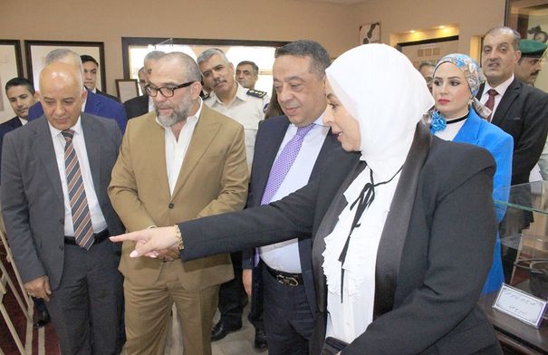 البريد الأردني ومركز التوثيق الملكي ينظمان معرض "البرق...