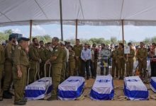 الجيش الإسرائيلي يعلن مقتل ضابط متأثرا بجراح خطيرة أصيب...