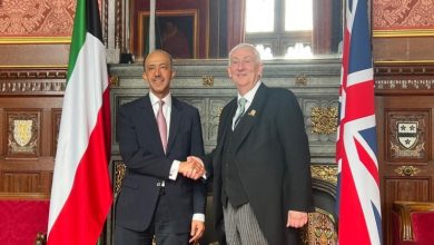 السفير المنيخ يبحث ورئيس مجلس العموم البريطاني سبل تعزيز التعاون الثنائي
