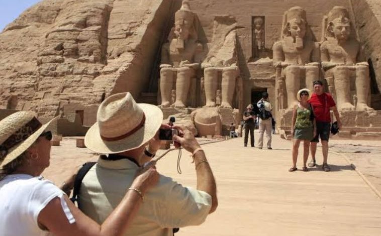 السياحة تعزز خدمات الإرشاد السياحي من اللغات الأجنبية واستقطاب اللغات النادرة