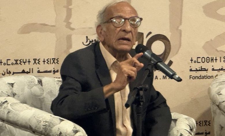 الصديق يرفض غياب