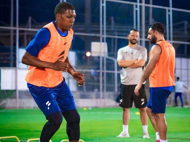 الفريق الفتحاوي يواصل تدريباته بحضور رئيس النادي