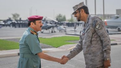 القائد العام لشرطة الفجيرة يزور قيادة الحرس الوطني لبحث التعاون المشترك