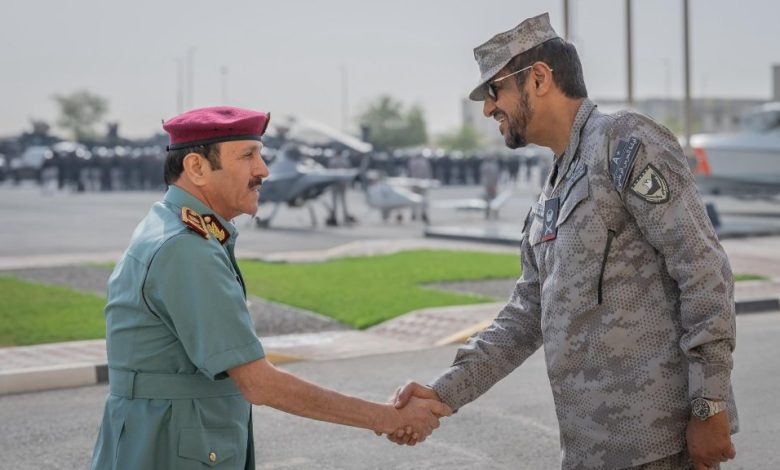 القائد العام لشرطة الفجيرة يزور قيادة الحرس الوطني لبحث التعاون المشترك