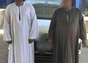القبض على شخصين سرقا سيارة رحلات بالإكراه في منطقة 15 مايو