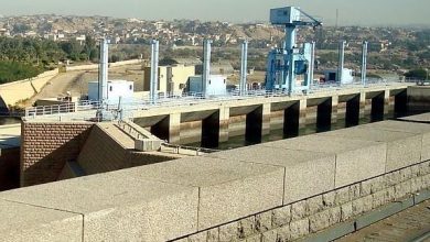 الكهرباء: السيطرة على حريق بالقرب من محطة أسوان الأولى دون تأثير على الشبكة